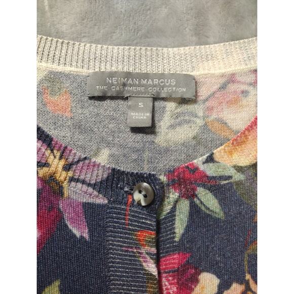 Neiman Marcus Cashmere Silk Sweater Women Sz Small Floral Button Up Long Sleeve - Picture 3 of 9